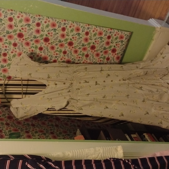 Marianne, 2X, Floral - Picture 1 of 2